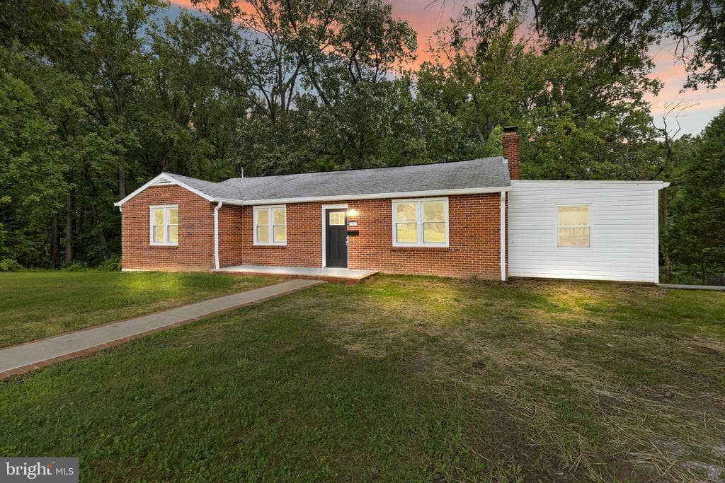 13602 Woodedge Drive photo 1