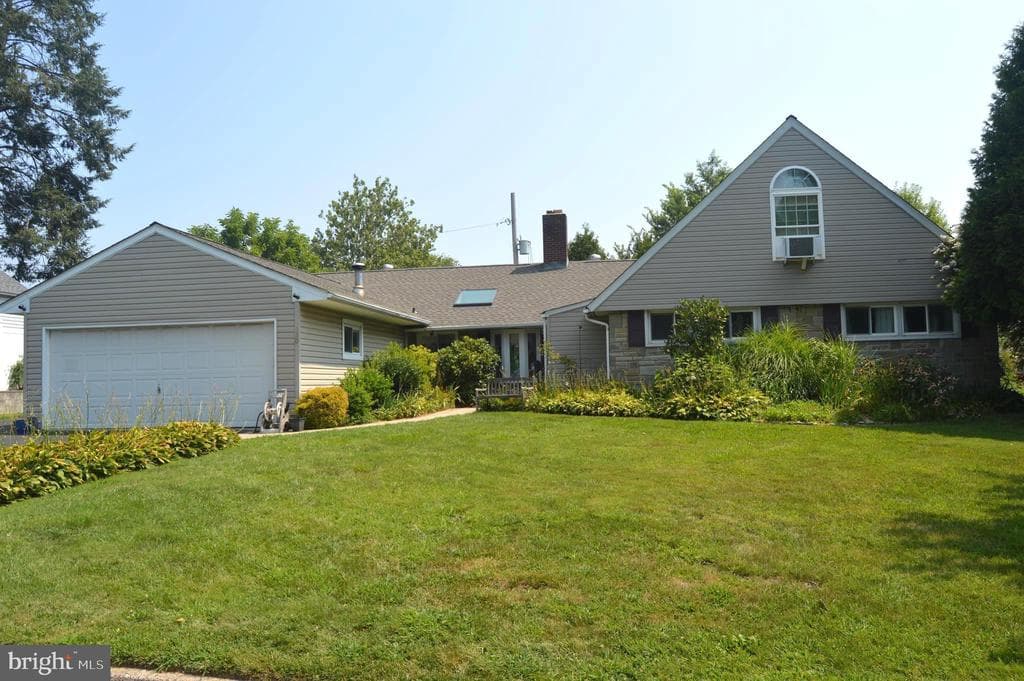 30 Fieldstone Road photo 1