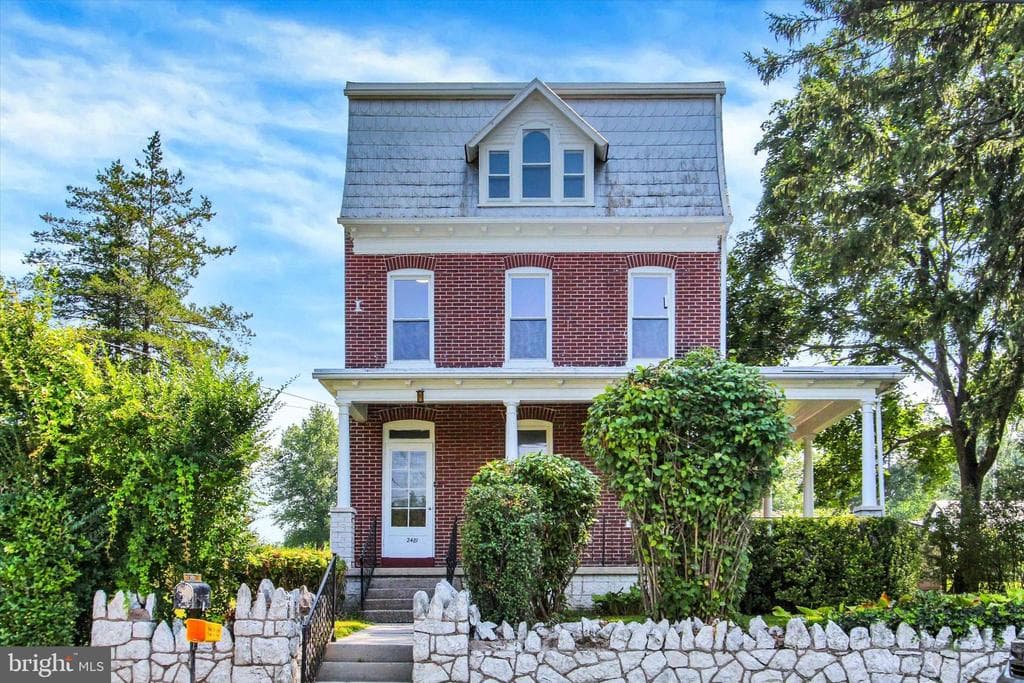 2481 Broad Street photo 1