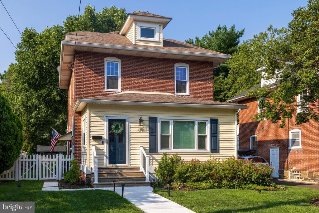 216 S 4th Street photo 1