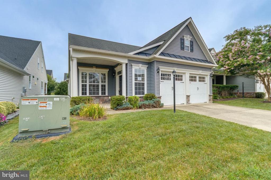 12524 Regiment Lane photo 1
