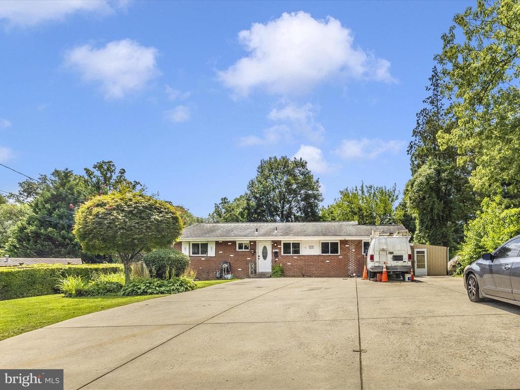 4802 Randolph Road photo 1