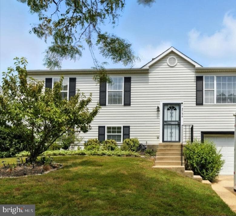 4734 John Street photo 1