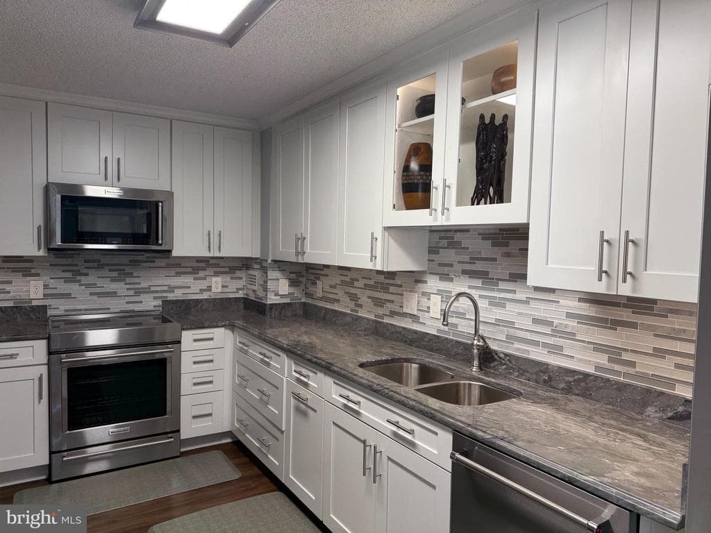 200 N Pickett Street #305 photo 1