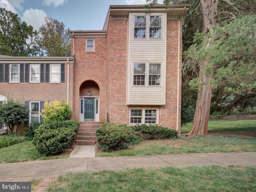 6607 Midhill Place photo 1