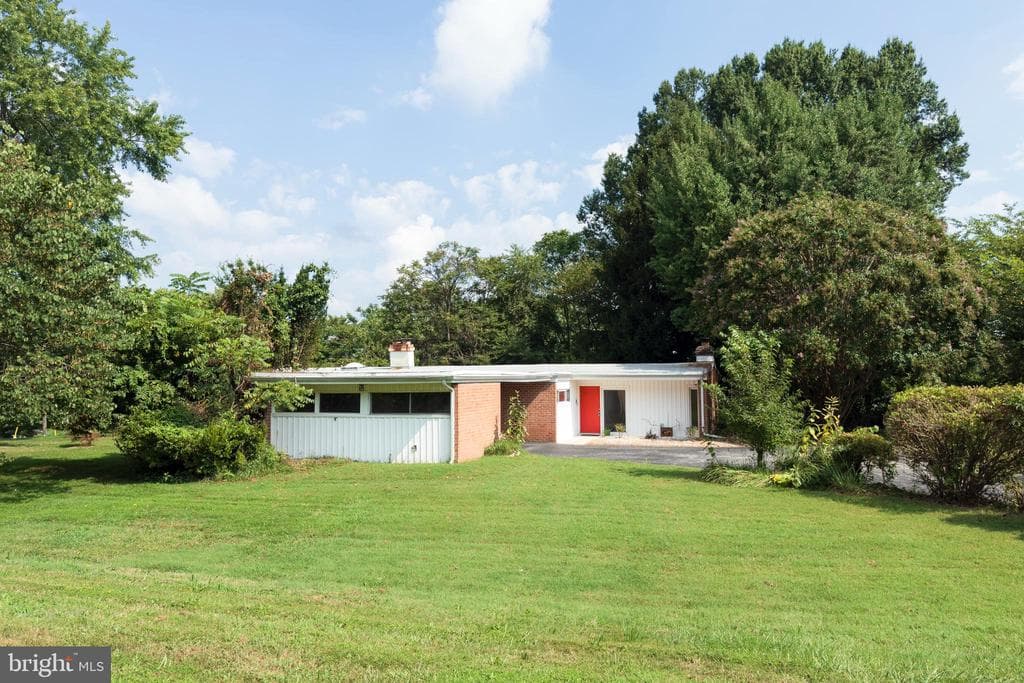 9434 Penfield Road N photo 1