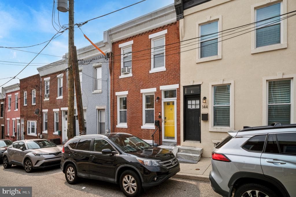 142 Davis Street photo 1