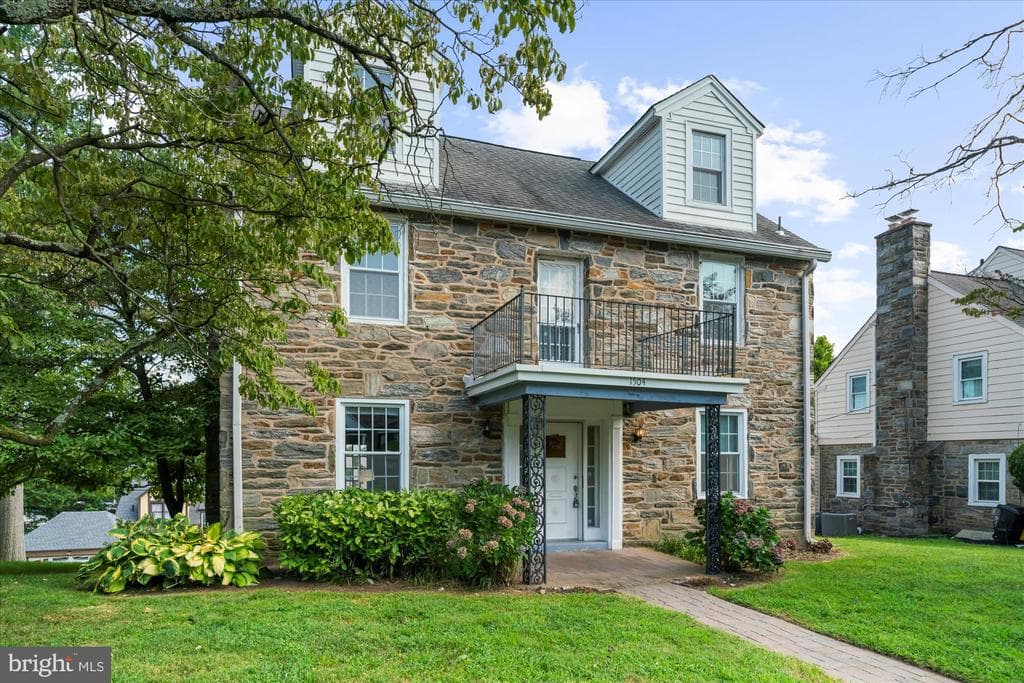 1504 Sheffield Lane photo 1