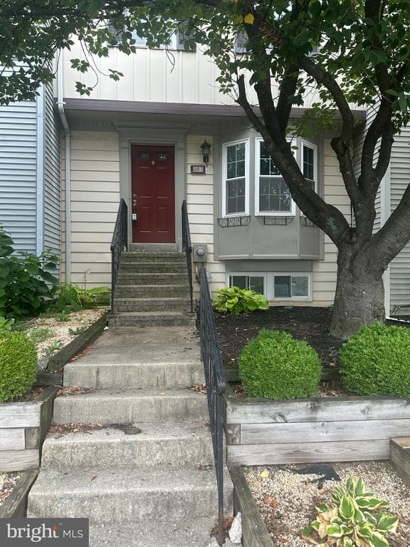 405 Megan Court photo 1