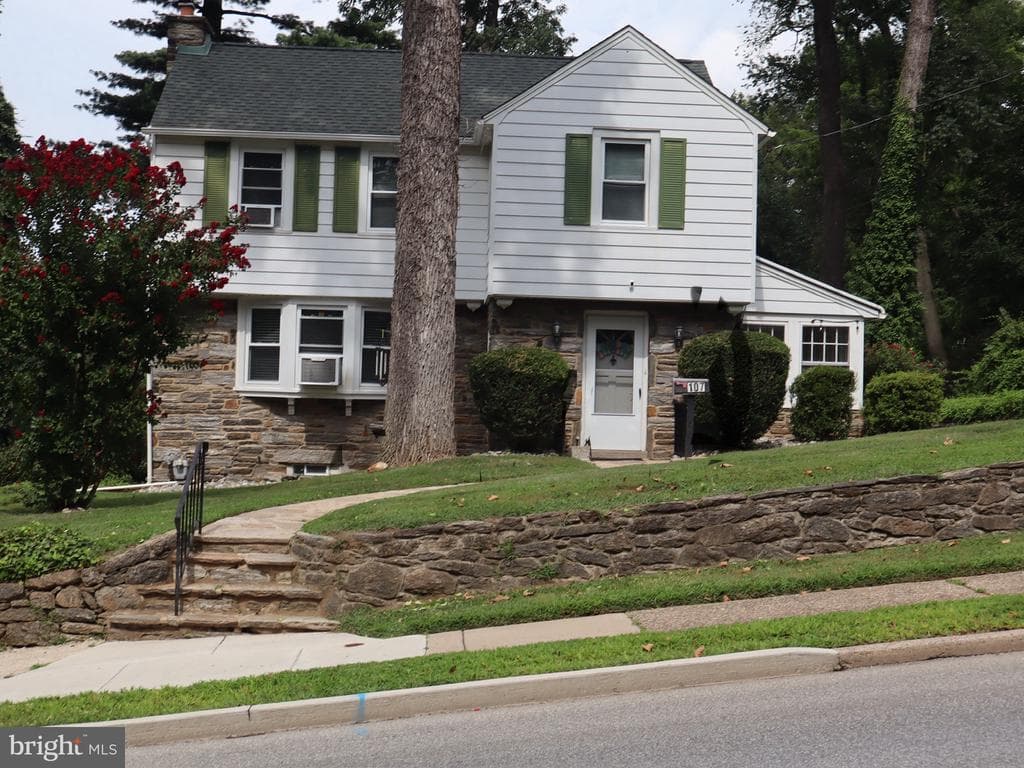 107 W Glenolden Avenue photo 1