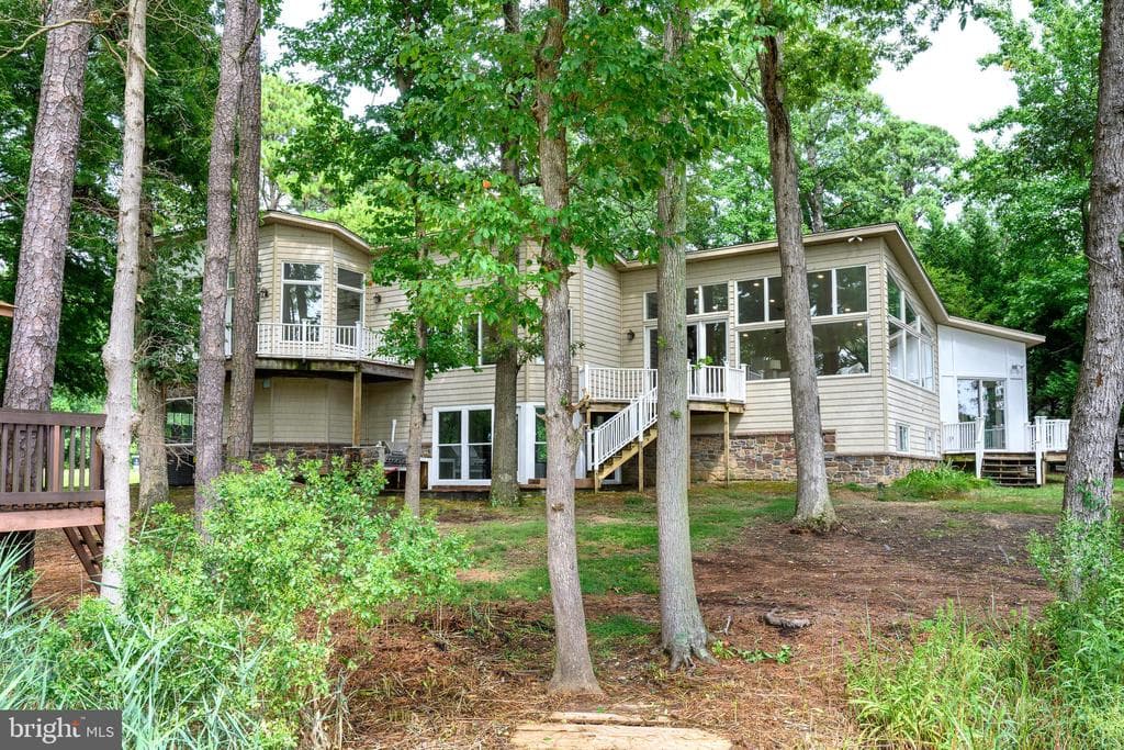 100 Eareckson Lane photo 1