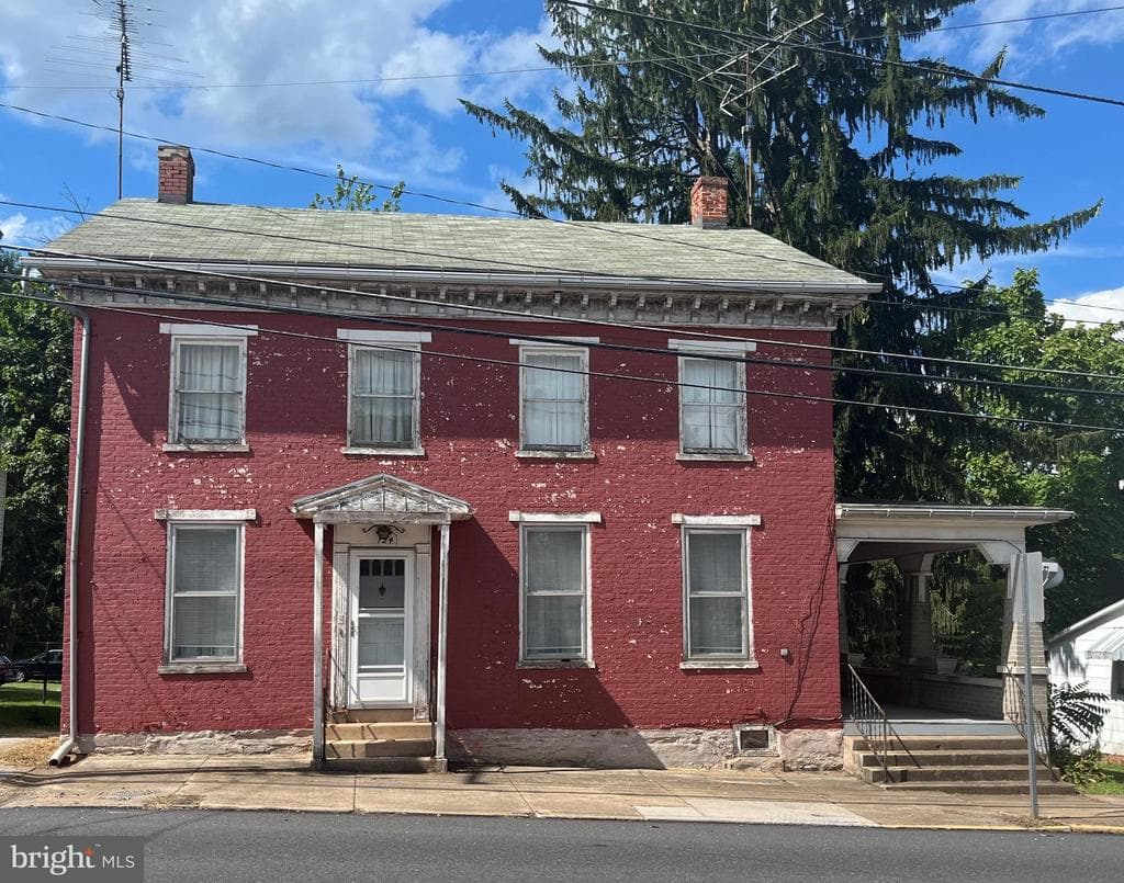 124 Main Street photo 1