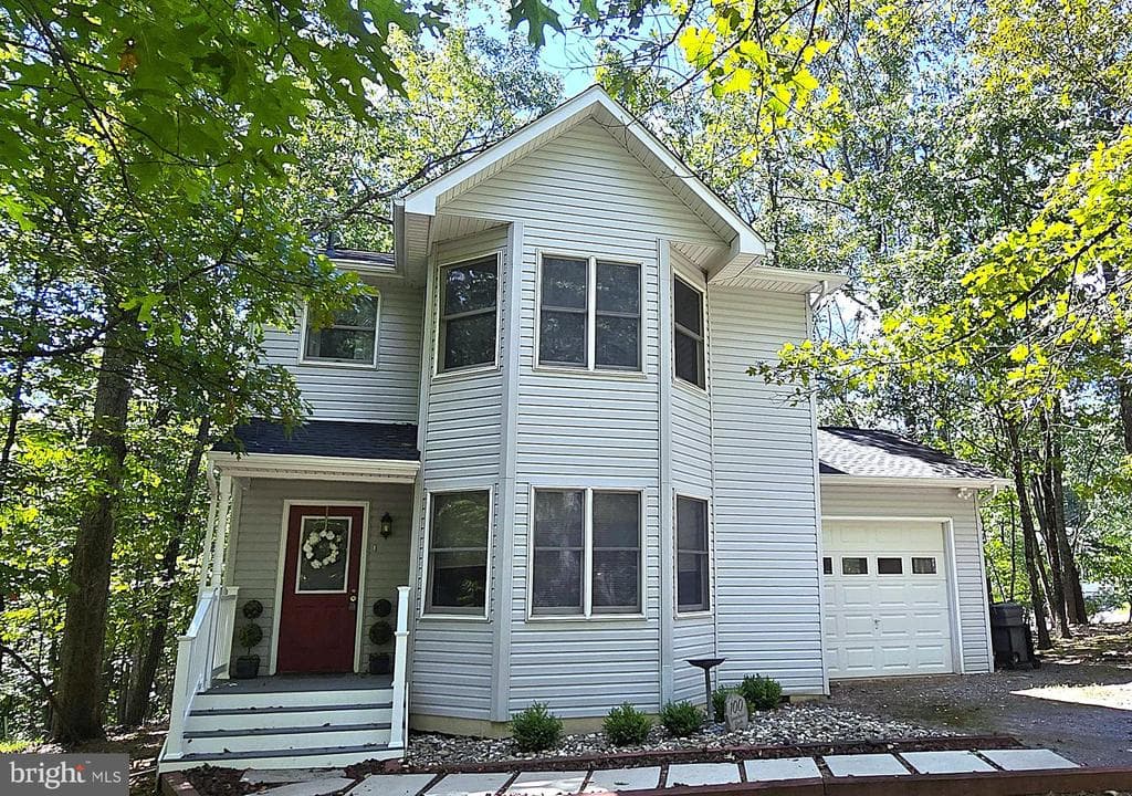 100 Greenbriar Circle photo 1