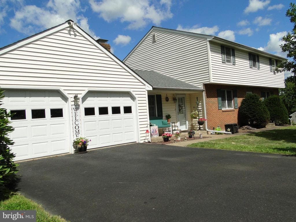 1530 Gateway Drive photo 1