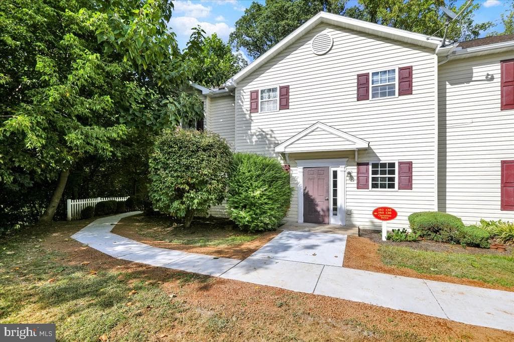 138 Christine Drive photo 1