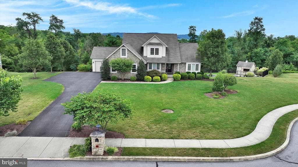 5 Harvey Circle photo 1
