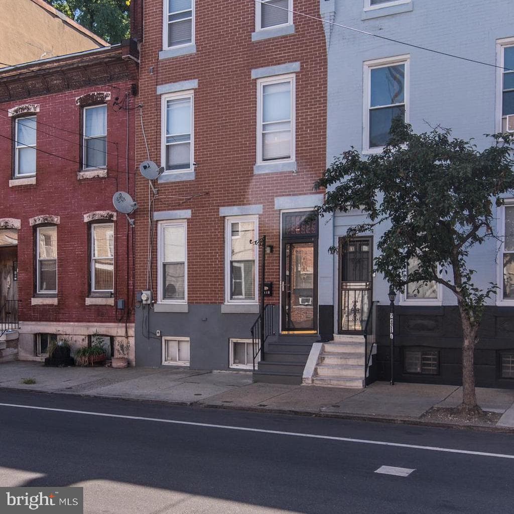 2419 N 5th Street photo 1
