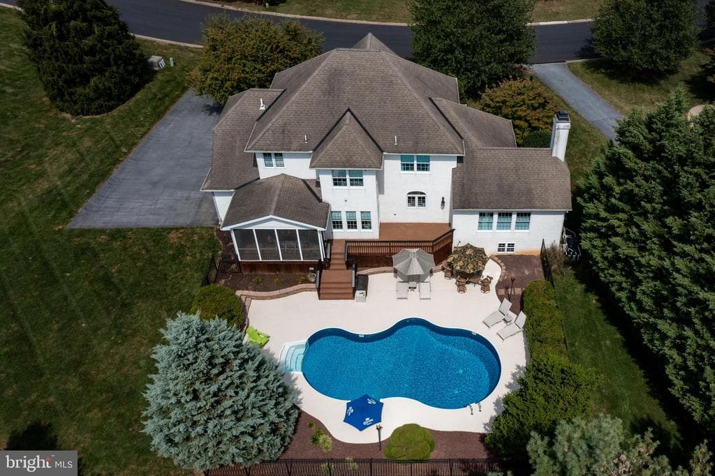 382 Rumford Road photo 1