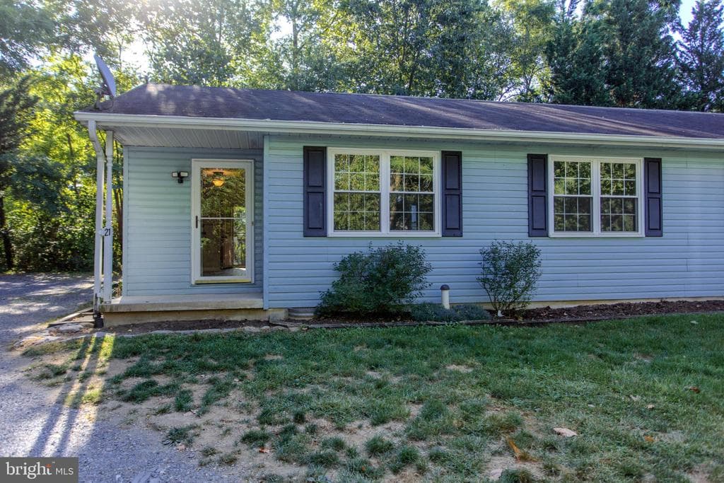 21 Grist Mill Drive photo 1