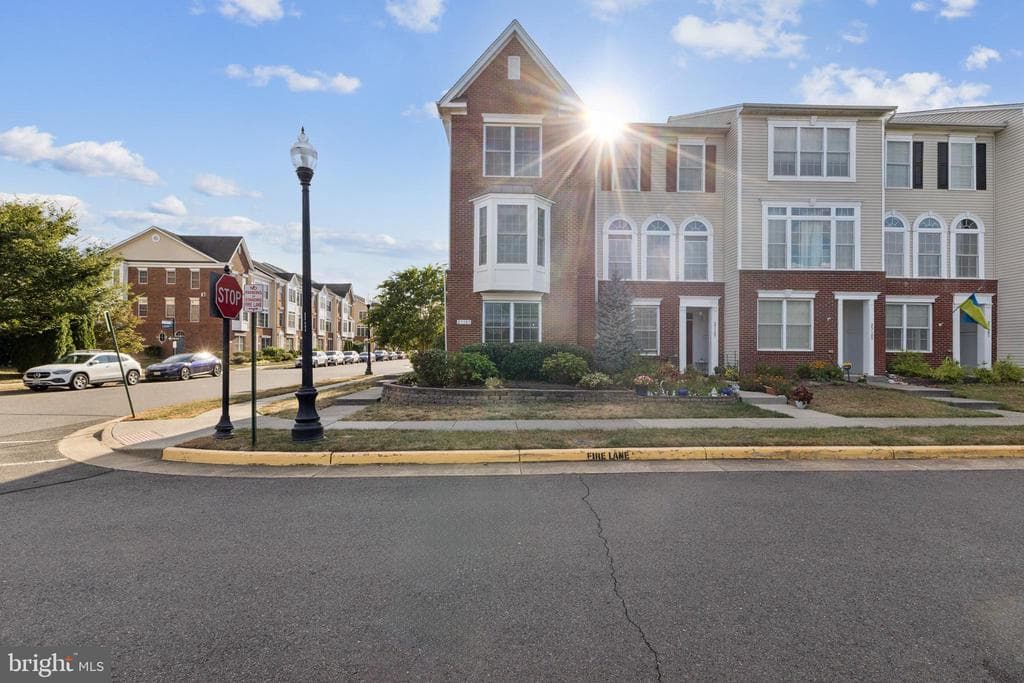 25109 Gunnery Square photo 1
