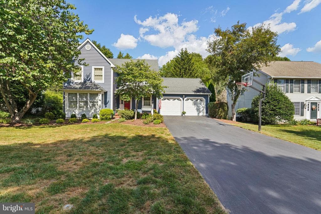9886 Century Drive NE photo 1