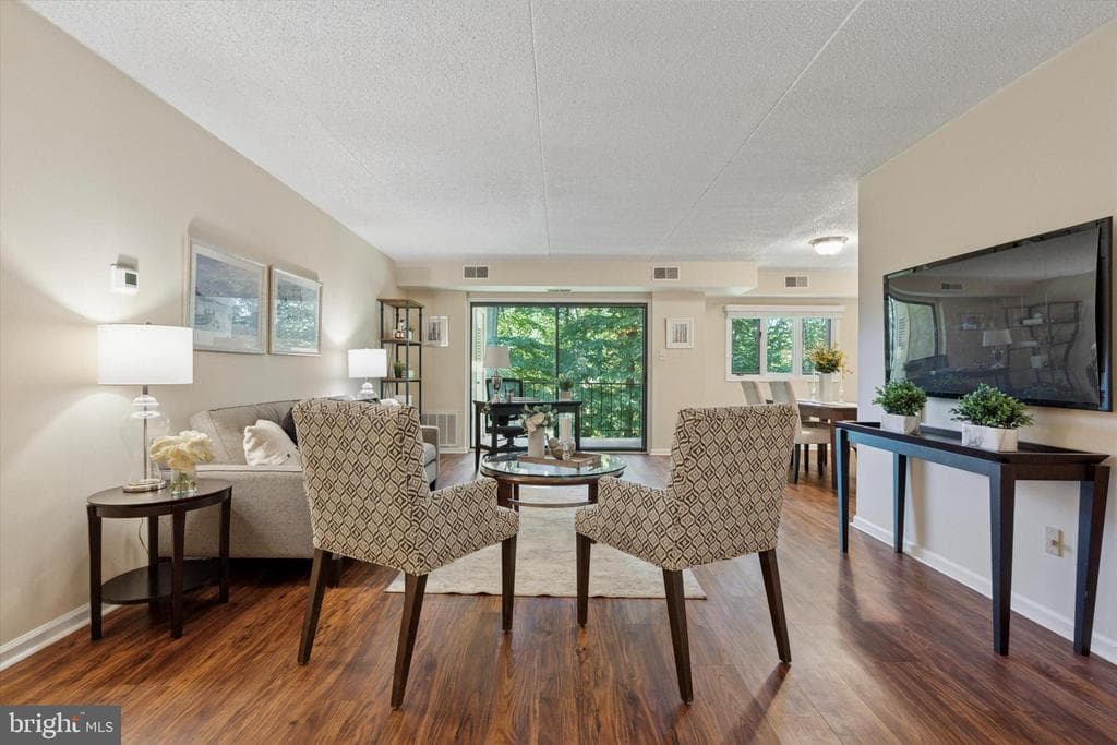 202 Summit Drive #b photo 1