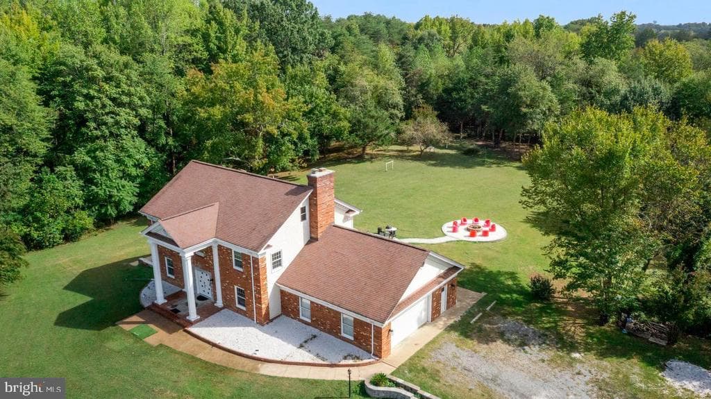 19 Twin Springs Drive photo 1
