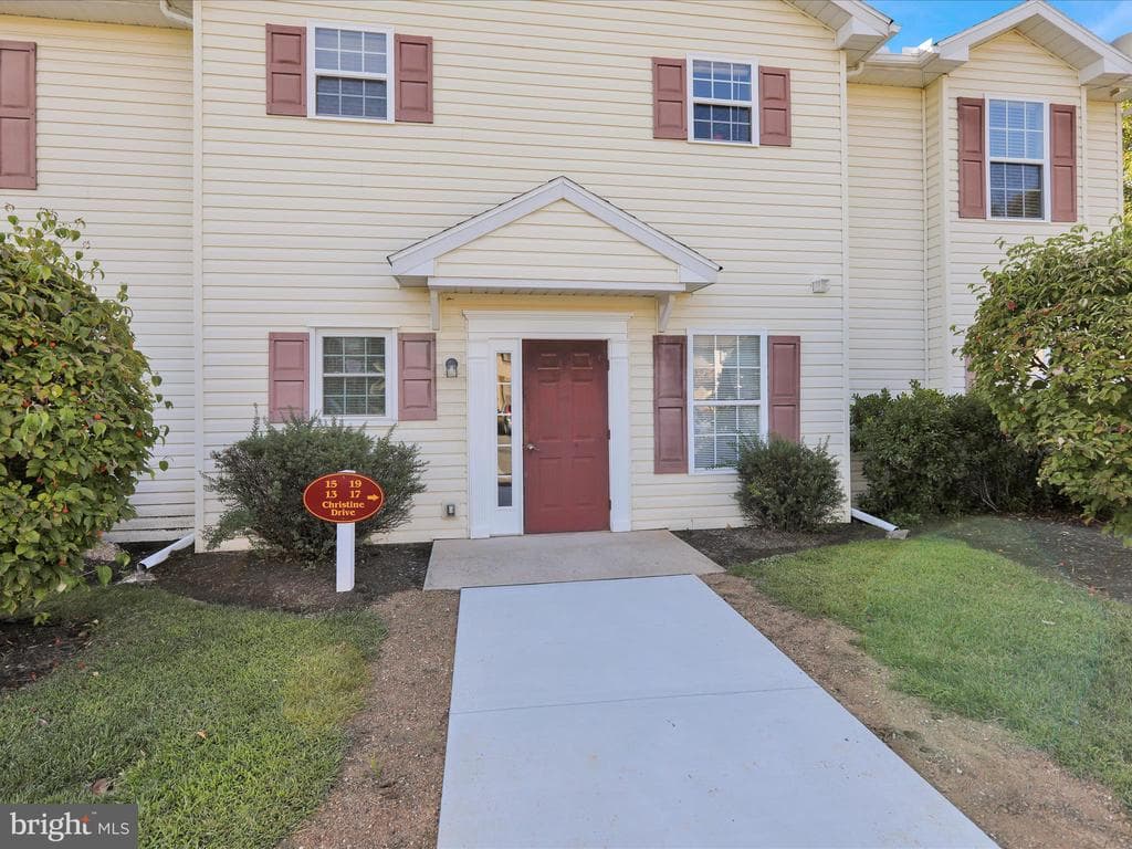 19 Christine Drive photo 1