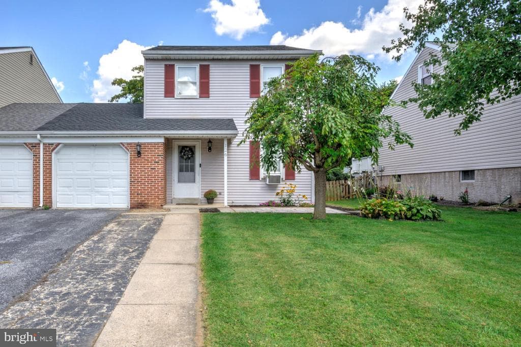 126 Marion Terrace photo 1