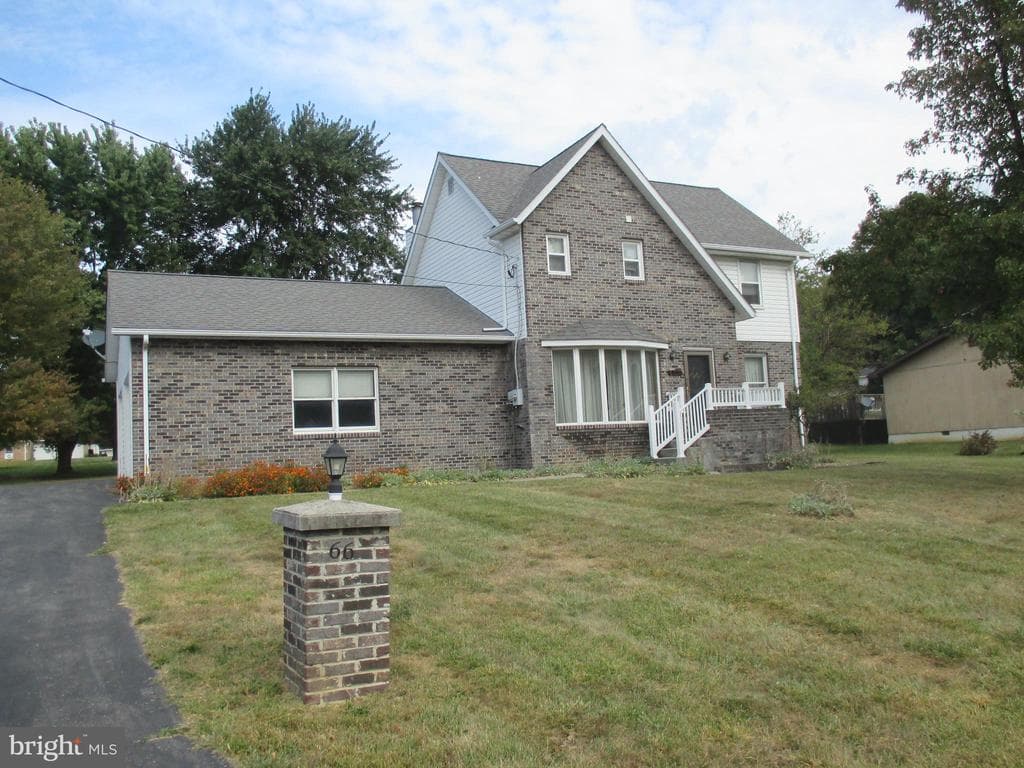 66 White Willow Court photo 1