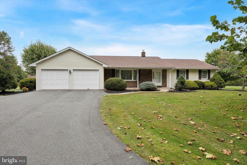1690 Kumry Road photo 1