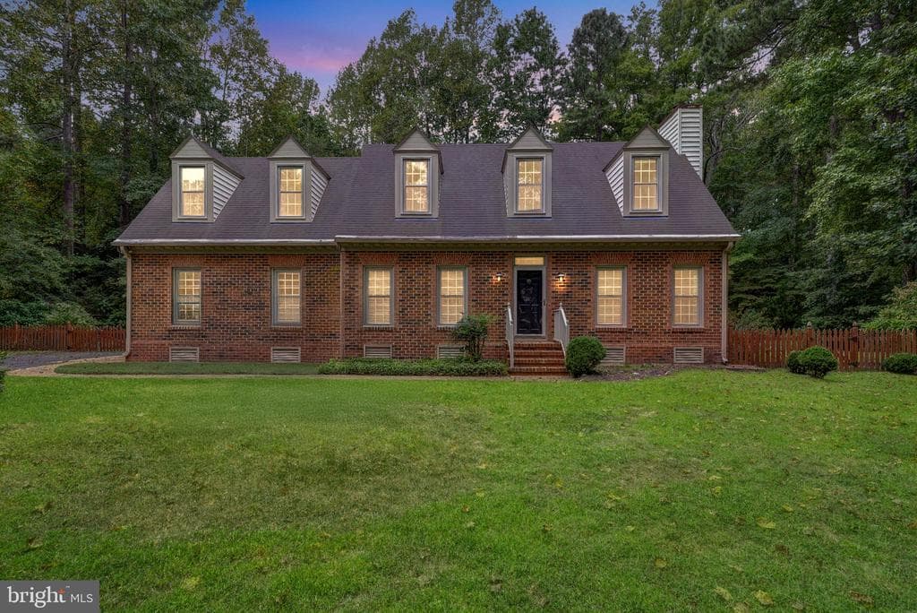 114 Greenway Circle photo 1