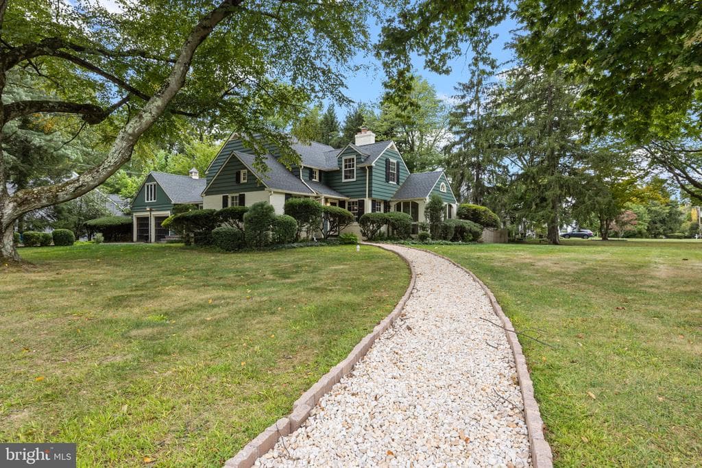 1217 Yardley Road photo 1