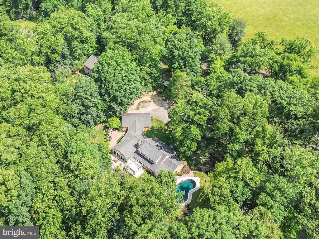 2414 Laurel Bush Road photo 1