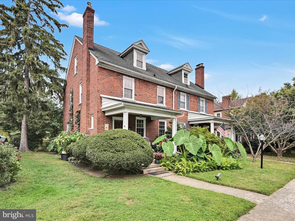 120 Atkins Avenue photo 1