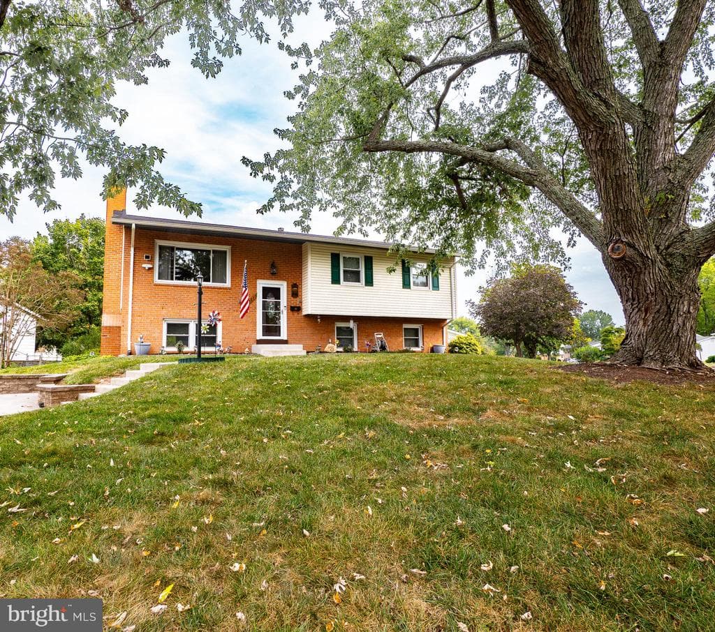 7513 Roxbury Avenue photo 1
