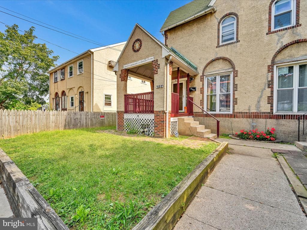 291 N Wycombe Avenue photo 1