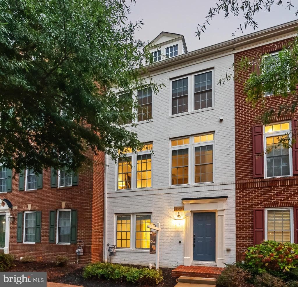 904 W Glebe Road photo 1