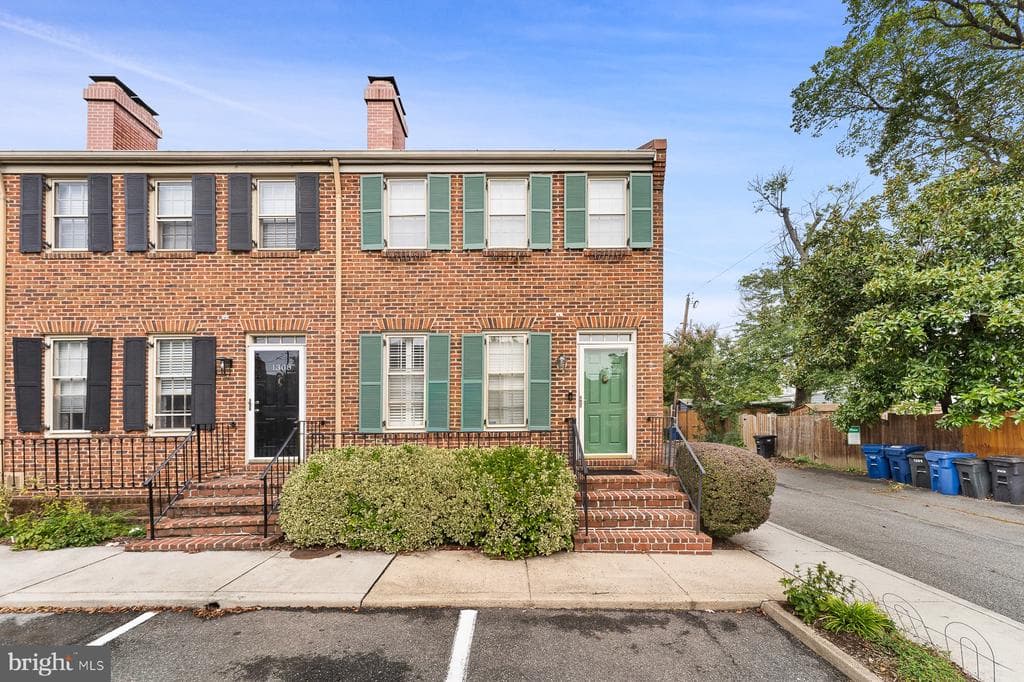 1310 Seaport Lane photo 1