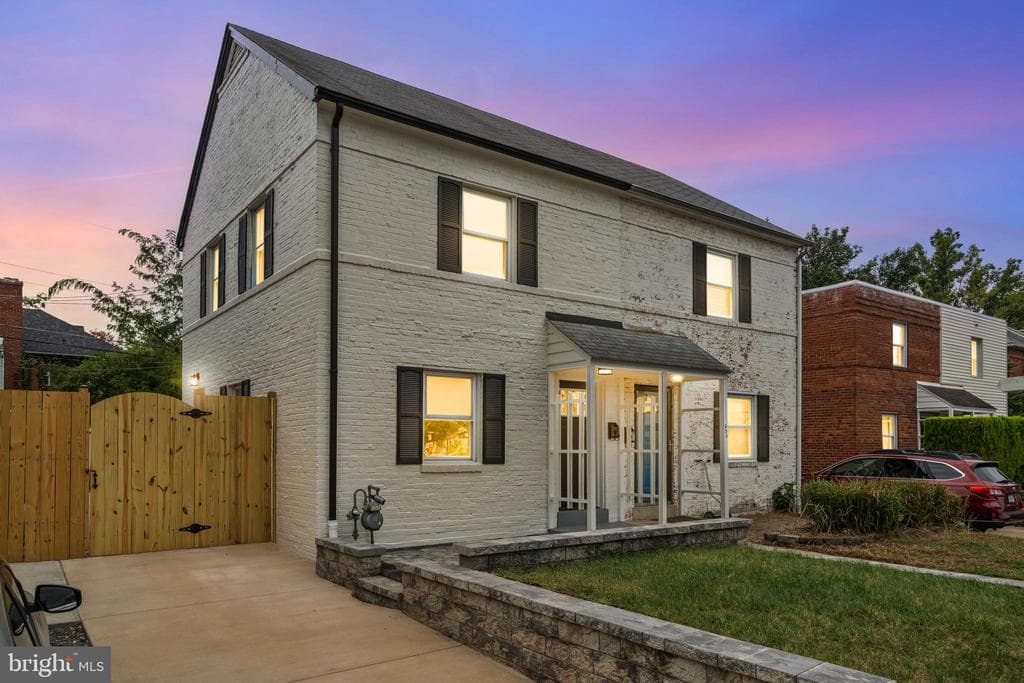 832 S Highland Street photo 1