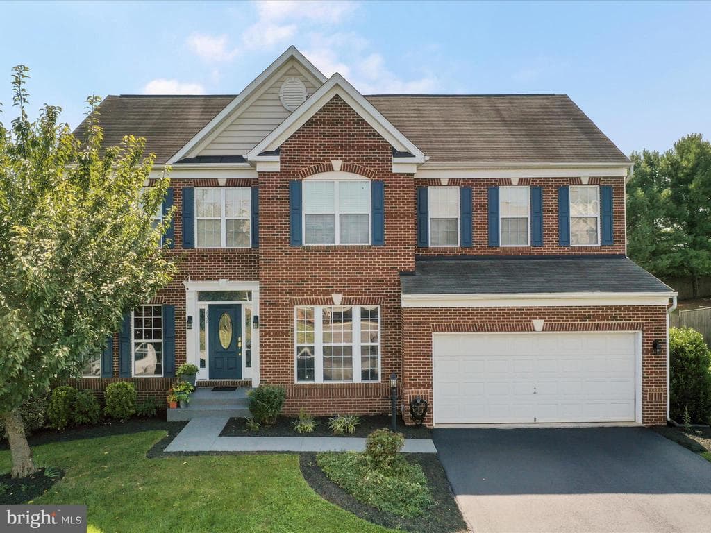 136 Victoria Lane photo 1