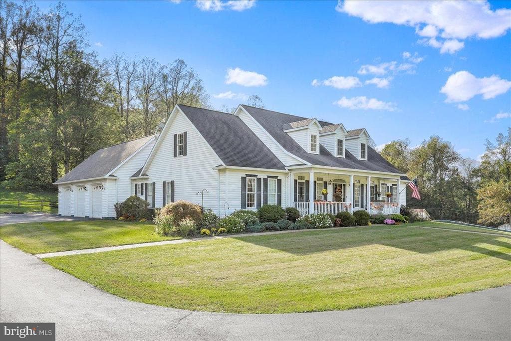 3938 Remount Road photo 1