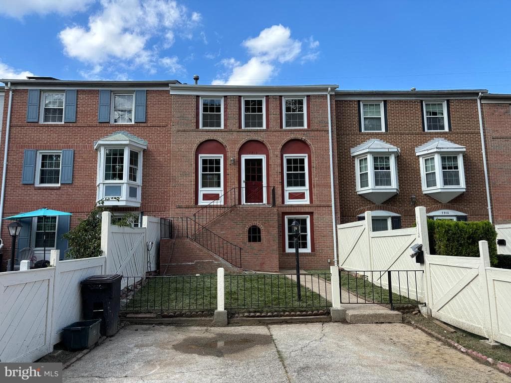 7912 Central Park Circle photo 1