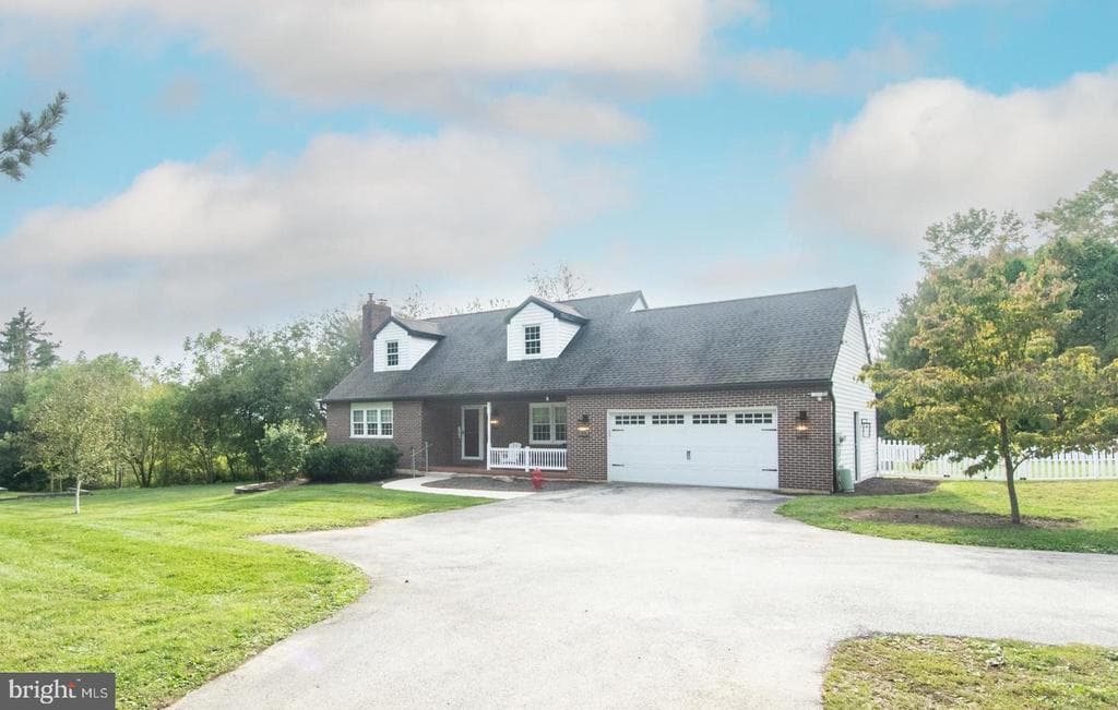 3294 Manor Road photo 1