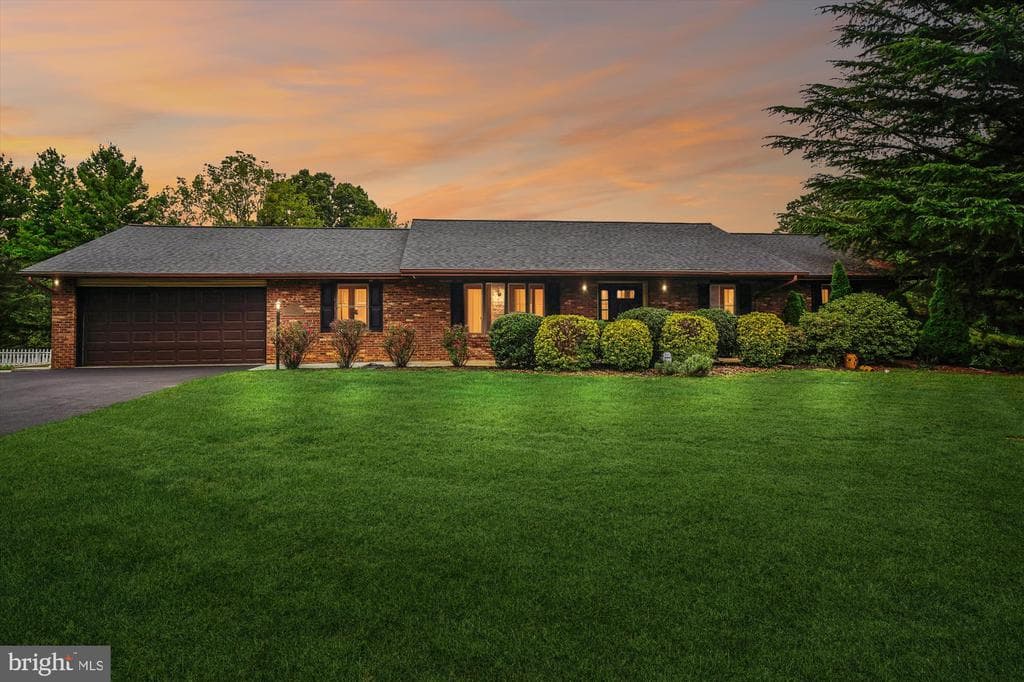 1709 Peppermint Lane photo 1