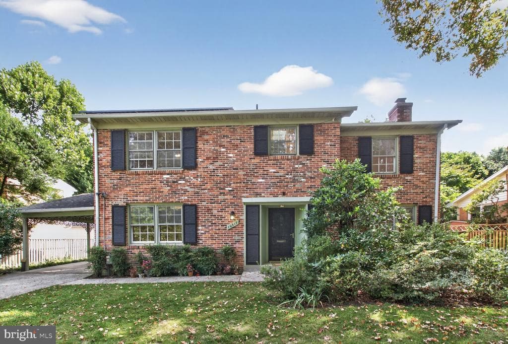10317 Dickens Avenue photo 1