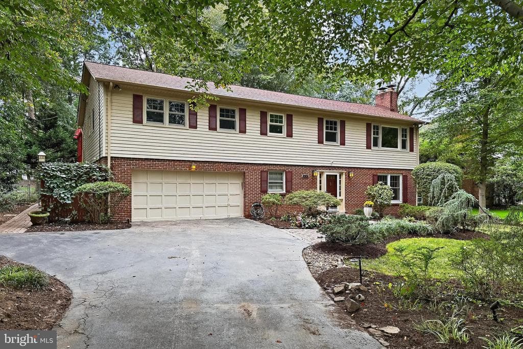 5112 Clinton Road photo 1