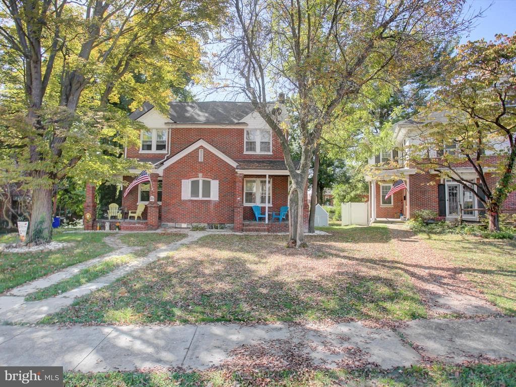 27 E Irvin Avenue photo 1