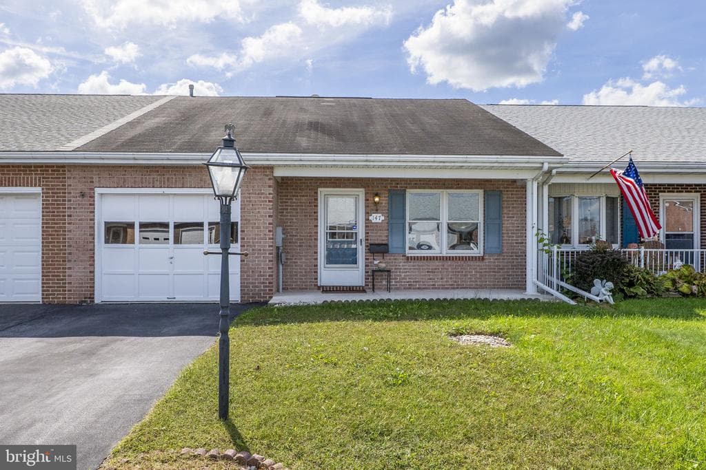 147 Buttercup Drive photo 1