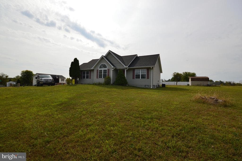 10 Nottingham Boulevard photo 1